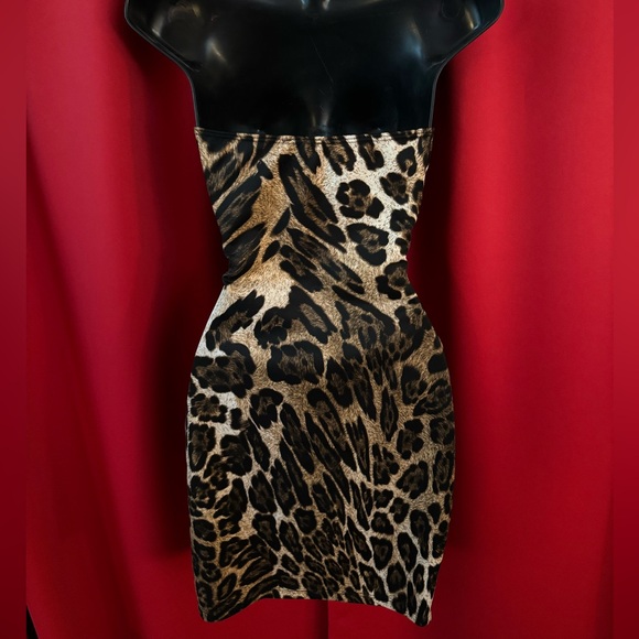 Leopard Print Strapless Mini Dress with Wire Sweetheart Front - Picture 5 of 10